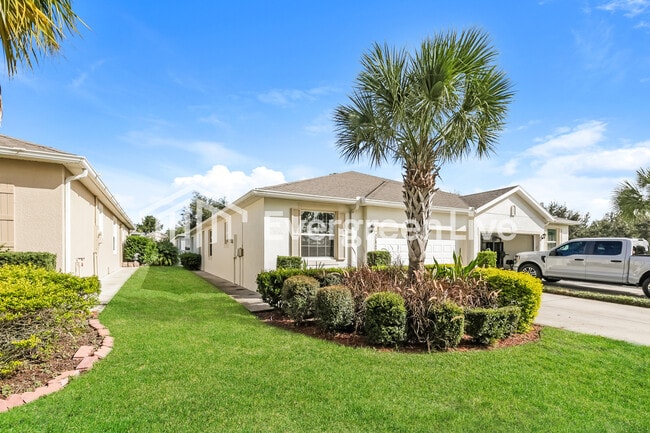 32869 Woodthrush Way in Wesley Chapel, FL - Building Photo - Building Photo