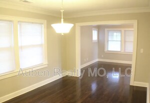 5342 Park Ave in Kansas City, MO - Building Photo