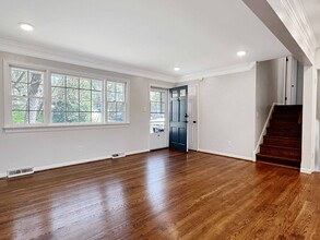 2704 Susten Ct in Richmond, VA - Foto de edificio - Building Photo