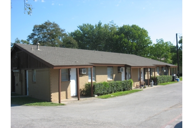 Prairie Crossing Apartments in Garland, TX - Building Photo