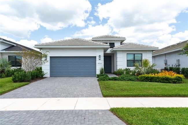 4952 Fairhope Cir in Lakewood Ranch, FL - Building Photo - Building Photo