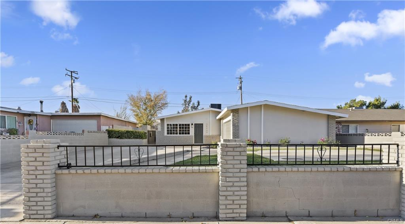 38939 Deer Run Rd in Palmdale, CA - Building Photo