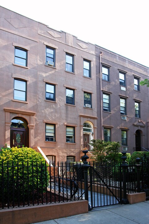 23 1st Pl in Brooklyn, NY - Building Photo