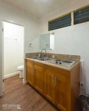 242 Ka?iulani Ave-Unit -02 in Honolulu, HI - Building Photo - Building Photo