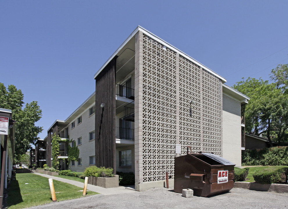 Brigadoon Apartments in Salt Lake City, UT - Foto de edificio