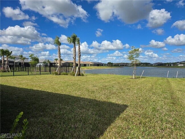 3700 Passion Vine Dr in Alva, FL - Building Photo - Building Photo