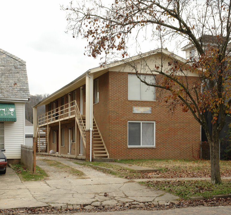 737 10th Ave in Huntington, WV - Building Photo