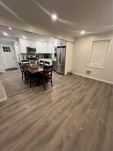 11 Sound Beach Ave in Bayville, NY - Building Photo - Building Photo