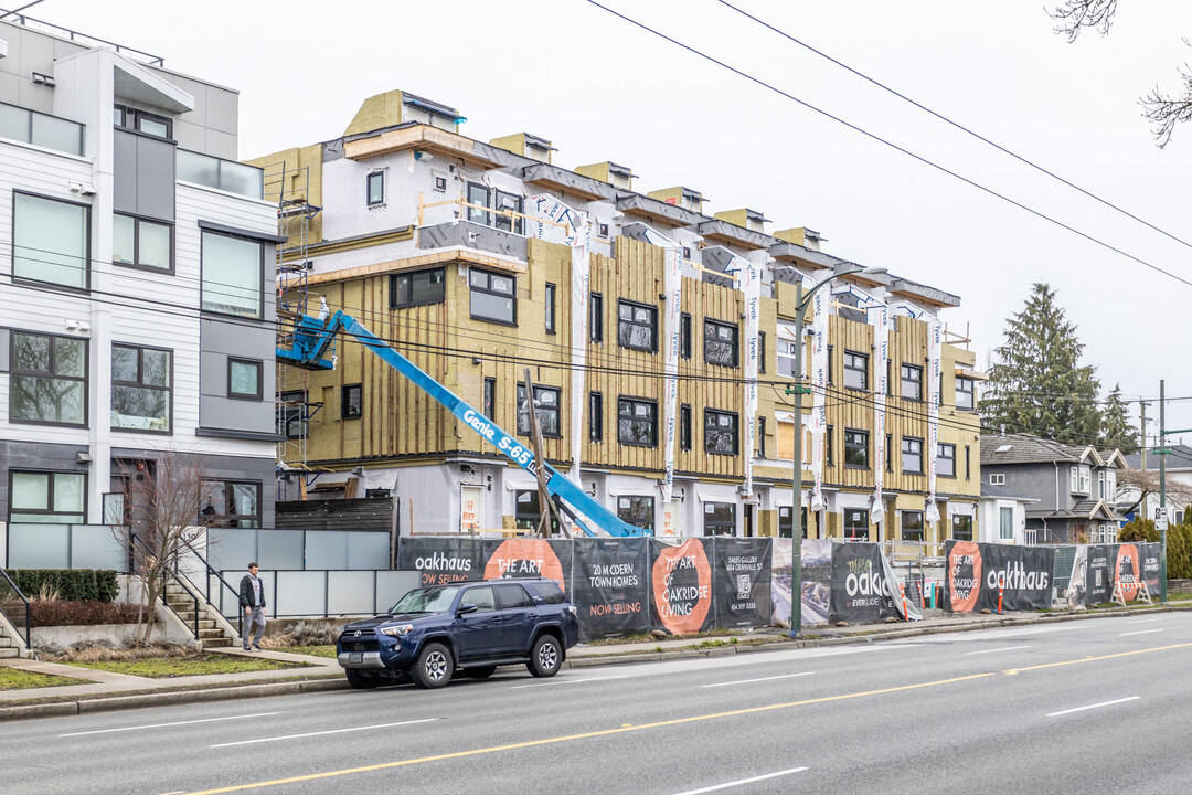 Oakhaus in Vancouver, BC - Building Photo