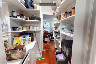 11 Eustis St, Unit 1l in Cambridge, MA - Foto de edificio - Building Photo
