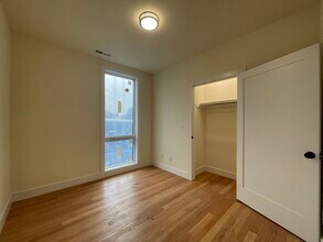 65 Cameron St, Unit 6 in Brookline, MA - Foto de edificio - Building Photo