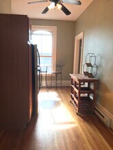420 E Merrimack St, Unit 3 in Lowell, MA - Building Photo - Building Photo