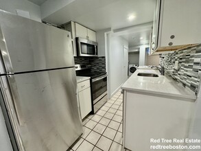 145 Chiswick Rd, Unit 8 in Boston, MA - Building Photo - Building Photo