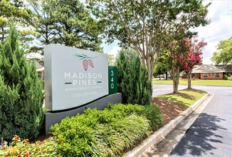 Madison Pines Apartment Homes in Madison, AL - Foto de edificio - Building Photo
