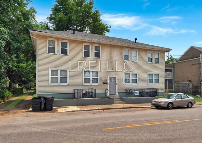 property at 1273 S Clay St
