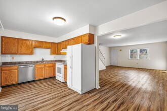 144 New Cedar Ln, Unit 2 in Hamilton Township, NJ - Building Photo - Building Photo