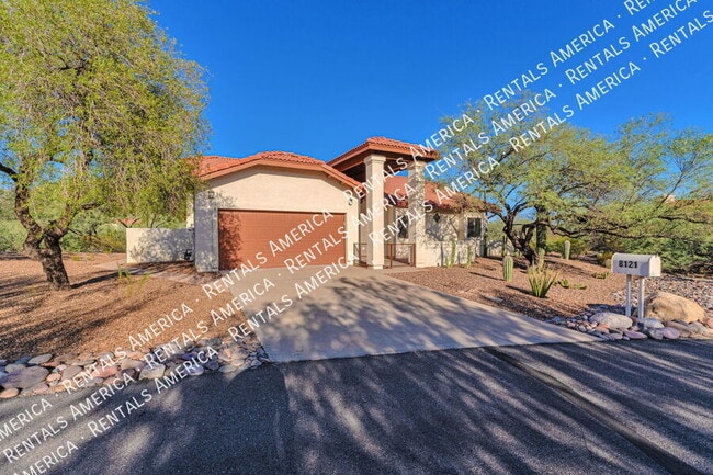 8121 E Coronado Rd in Tucson, AZ - Building Photo - Building Photo