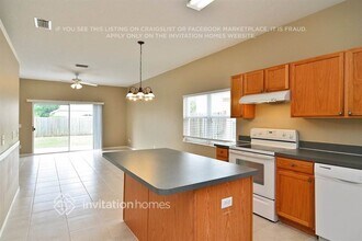7629 Clovelly Park Pl in Apollo Beach, FL - Foto de edificio - Building Photo