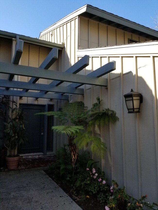 8132 Caminito Mallorca in San Diego, CA - Building Photo - Building Photo