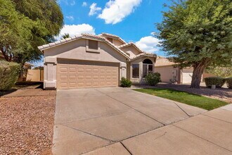 217 S Crosscreek Dr in Chandler, AZ - Building Photo - Building Photo