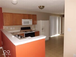 10073 New Dawn Pl in Avon, IN - Building Photo - Building Photo