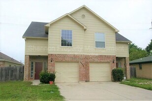 9606 Ashville Dr in Houston, TX - Building Photo