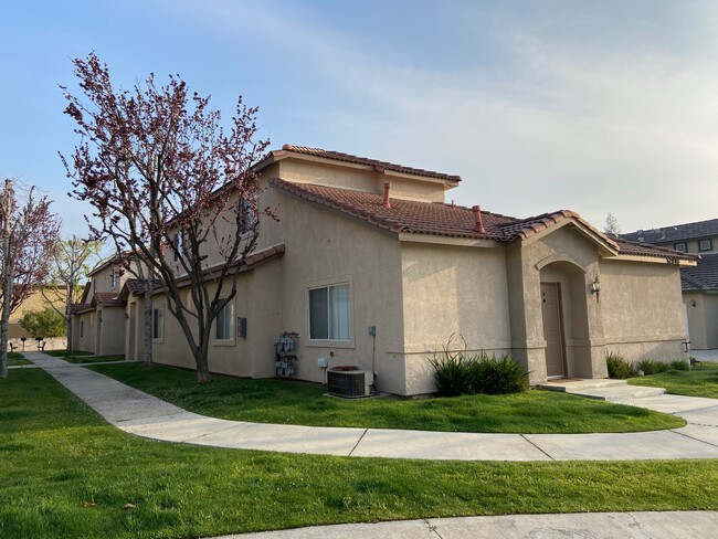 12918 Merlot Dr in Bakersfield, CA - Building Photo - Building Photo