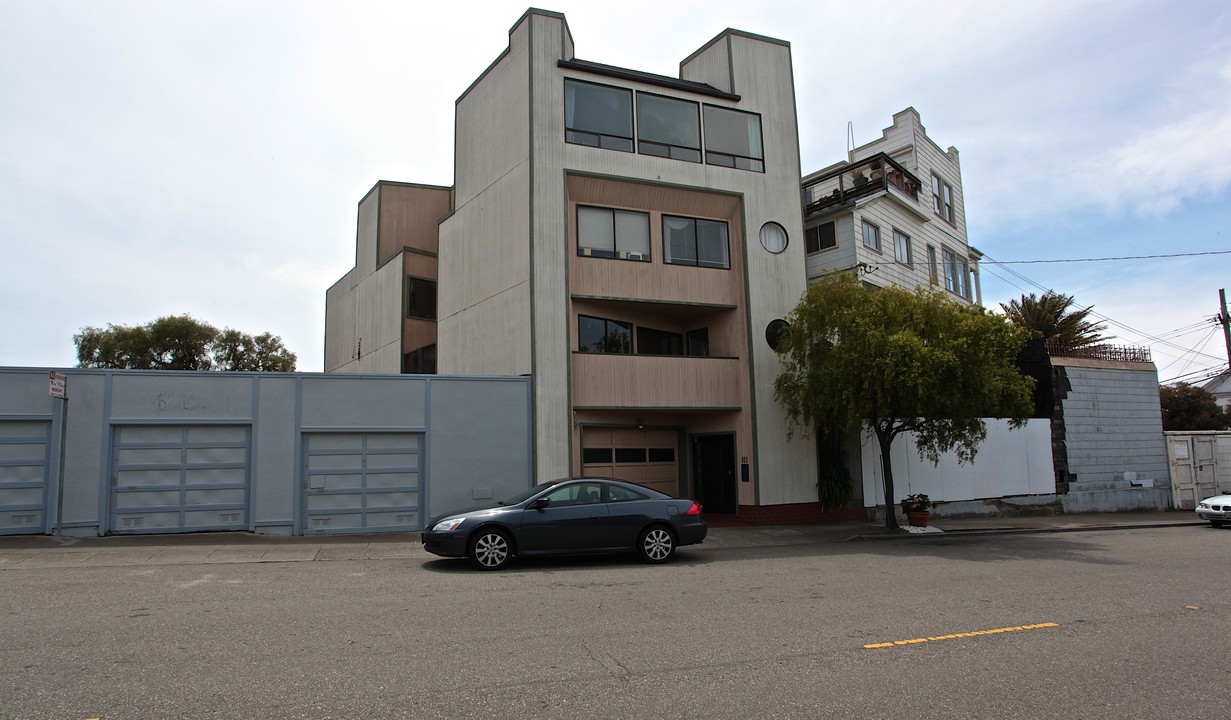 111A-111B Southern Heights Ave in San Francisco, CA - Building Photo