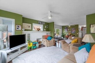 2447 N Kildare Ave in Chicago, IL - Building Photo - Building Photo