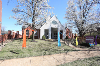 Westminster Place Apartments and Townhomes in St. Louis, MO - Building Photo - Building Photo