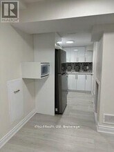 376 Valleyway Dr in Brampton, ON - Building Photo - Building Photo