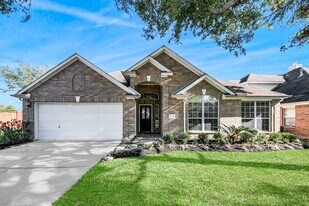 10118 Heron Meadows Dr in Houston, TX - Building Photo