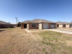 1518 Drexel Dr in Waxahachie, TX - Building Photo