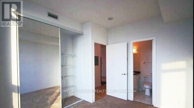 600-1600 Fleet St in Toronto, ON - Building Photo - Building Photo