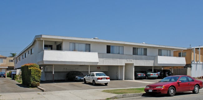 3730 Midvale Ave in Los Angeles, CA - Building Photo - Building Photo