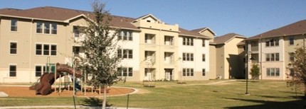 Vista Verde Apartments in San Antonio, TX - Building Photo - Building Photo