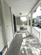 881 Greenwich Ave in Warwick, RI - Building Photo - Building Photo