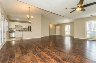 527 Red Oak Dr in Allen, TX - Foto de edificio - Building Photo