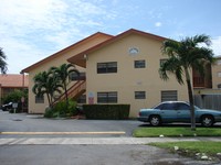 2290 W 54th Pl in Hialeah, FL - Building Photo - Building Photo