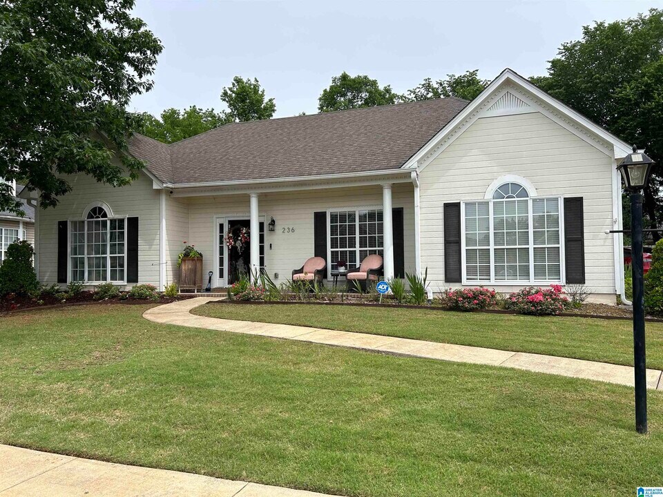 236 Chadwick Ln in Helena, AL - Building Photo