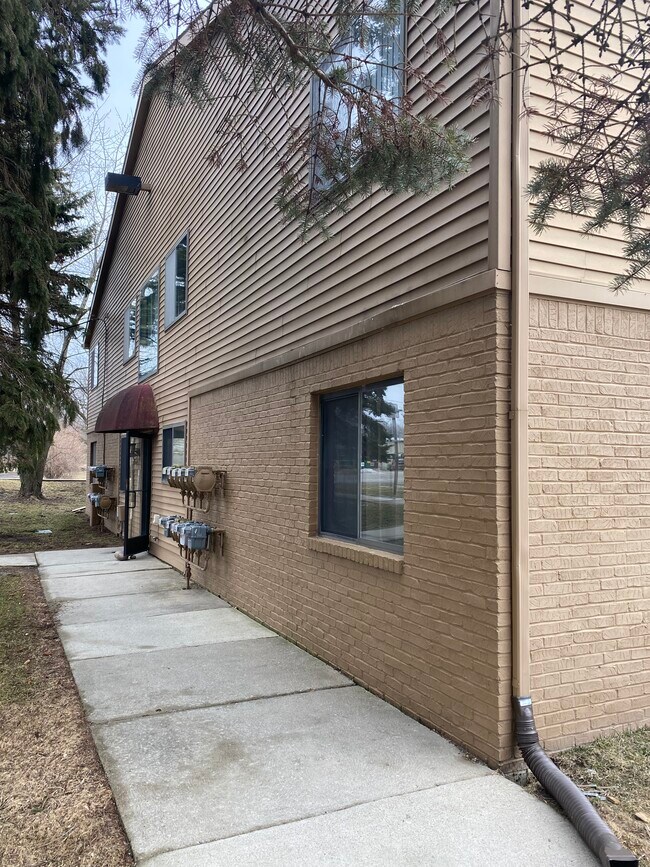 25 Louck St Apartments and Nearby Oxford Apartments For Rent Oxford, MI