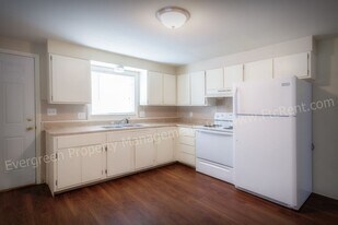 3006 Sunset Dr in Evans, CO - Building Photo