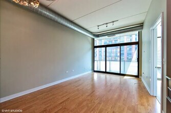 650 W Wayman St, Unit 603c in Chicago, IL - Building Photo - Building Photo
