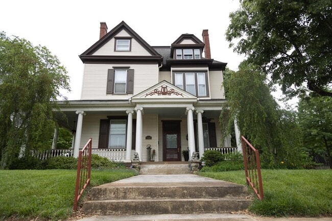 349 W Main St in Danville, VA - Building Photo - Building Photo