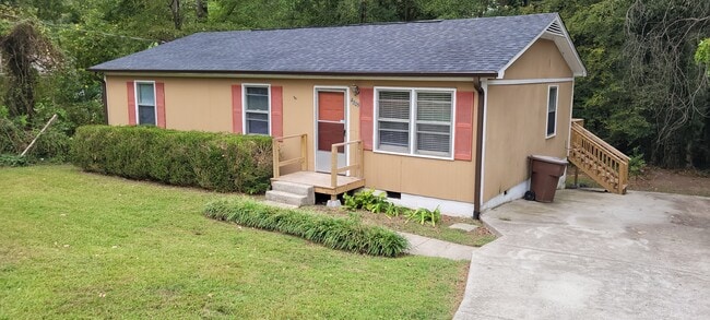 4325 Voss Ave in Greensboro, NC - Foto de edificio - Building Photo