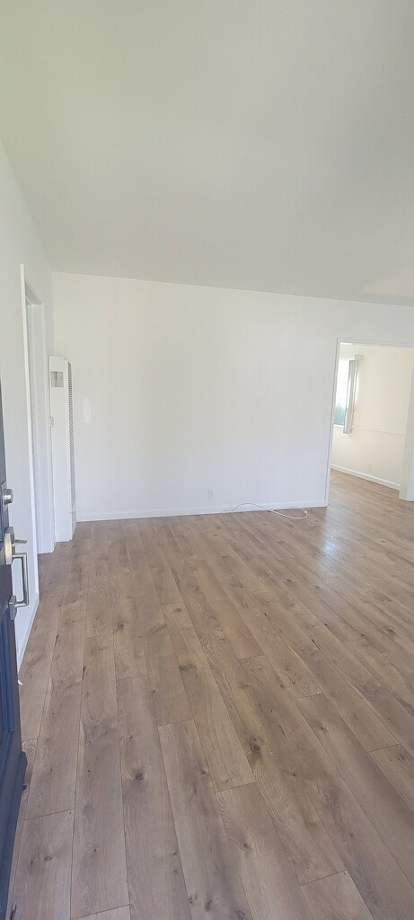 414 N Glenwood Pl in Burbank, CA - Foto de edificio - Building Photo