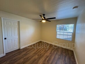 1085 E Academy Ave in Tulare, CA - Building Photo - Building Photo