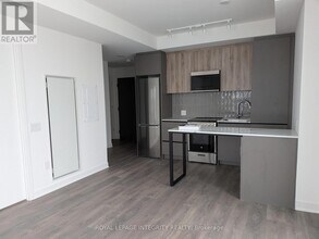 10 All Nations Dr in Brampton, ON - Building Photo - Building Photo