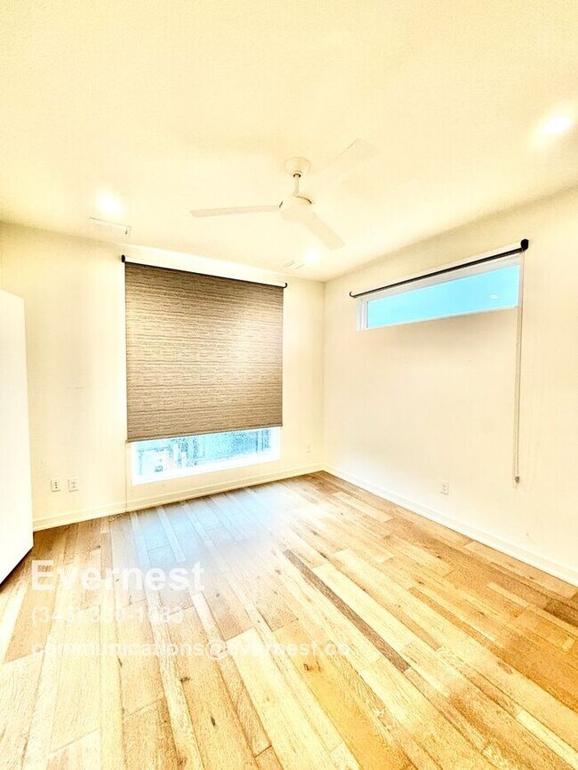 2528 N Fitzhugh Ave in Dallas, TX - Building Photo - Building Photo