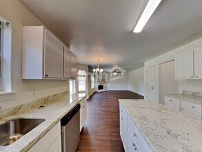 2602 Port Carissa Dr in Friendswood, TX - Foto de edificio - Building Photo